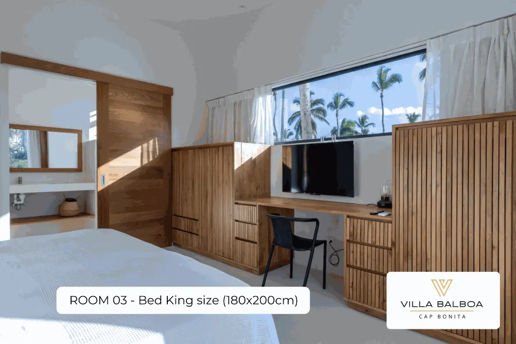 Villa Balboa Room 03 batheroom for rent home office view sea playa cap bonita beach coson casa.webp